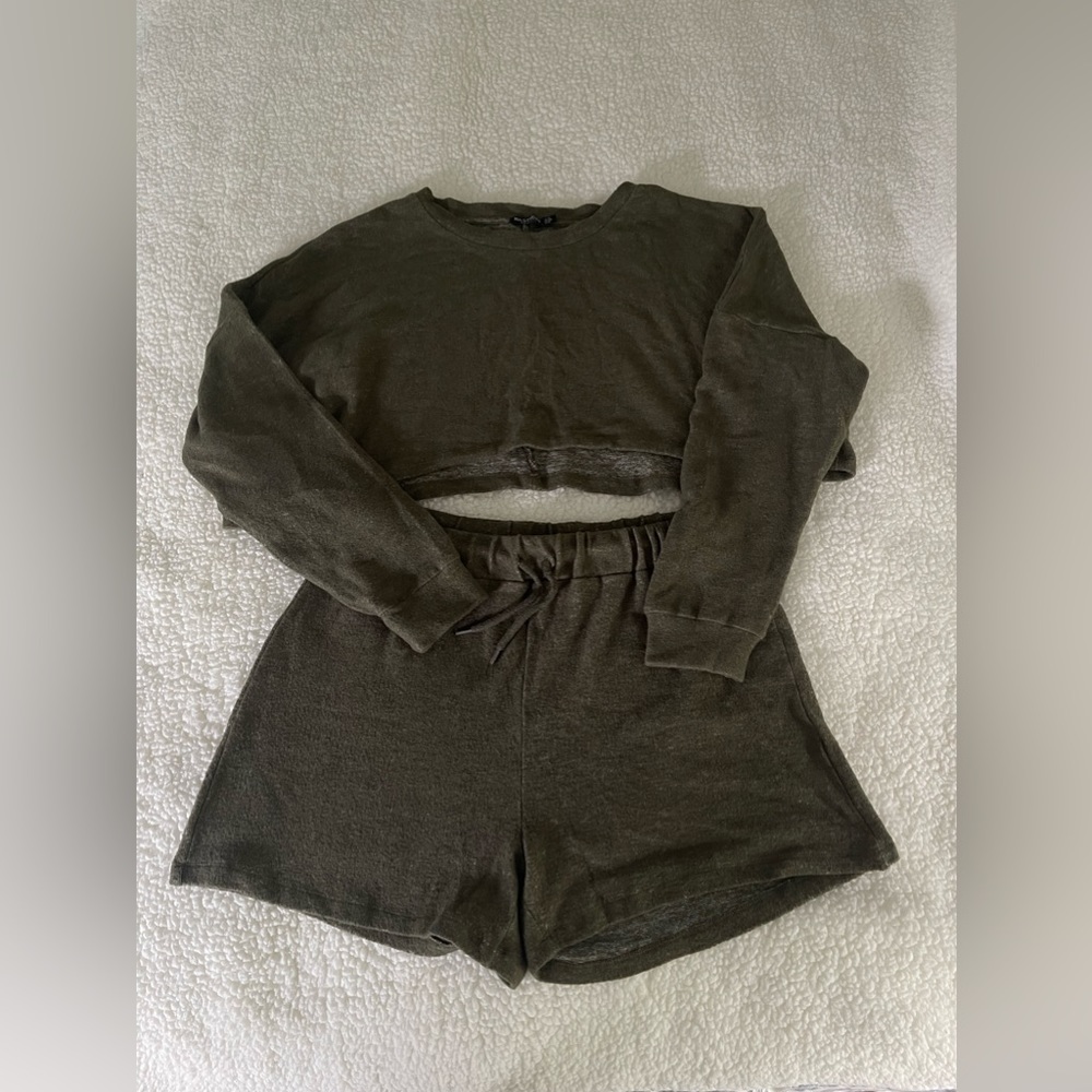 Nasty Gal Set - size US 8 - olive green